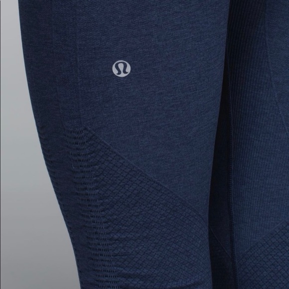 Sz4 Lululemon In The Flow Crop II in heathered deep navy EUC - Picture 8 of 13